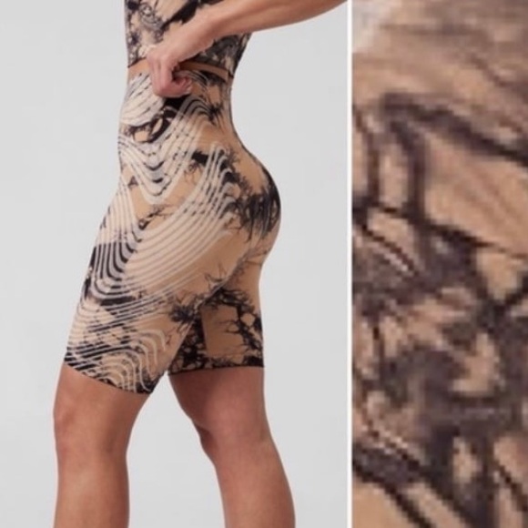 NWOT Athleta 2PC SET Seamless Tie Dye Yoga Top & Biker Shorts - Picture 6 of 13